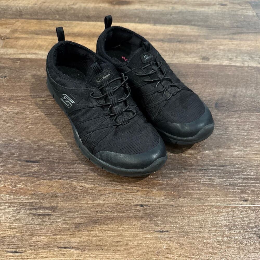 Skechers Black Slip-On Sneakers 9 Memory Foam Comfortable Casual Walking READ